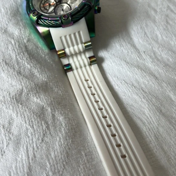 Invicta Bolt Men's Watch 52mm White Iridescent Pre loved needs battery 🪫